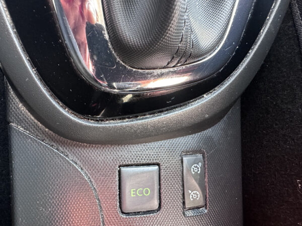 Renault Captur Zen EDC – Image 15