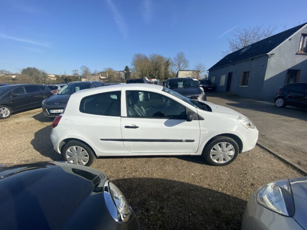 Renault Clio GENERIQUE EURO 5 – Image 7