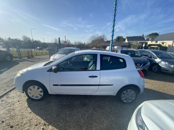 Renault Clio GENERIQUE EURO 5 – Image 8