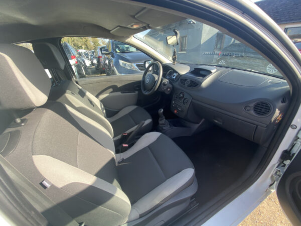 Renault Clio GENERIQUE EURO 5 – Image 9