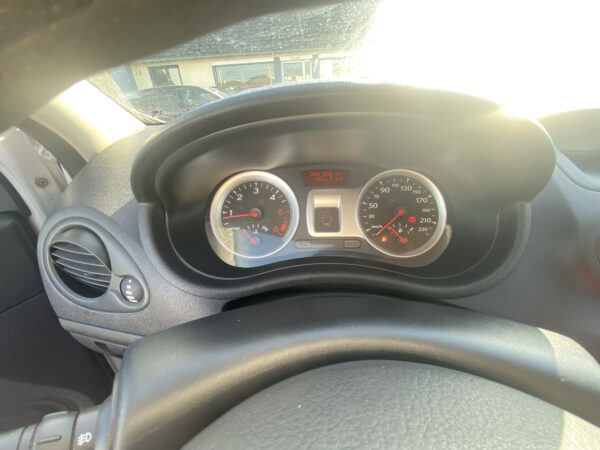 Renault Clio GENERIQUE EURO 5 – Image 12