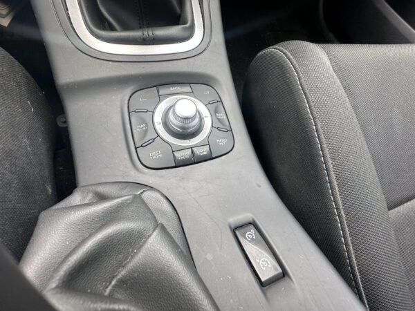 Renault Megane Authentique Euro 5 – Image 15