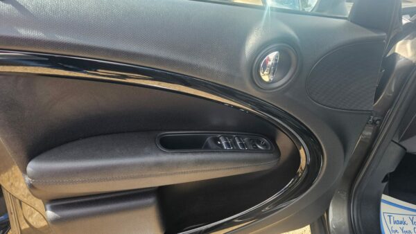 MINI Cooper Cooper A – Image 11
