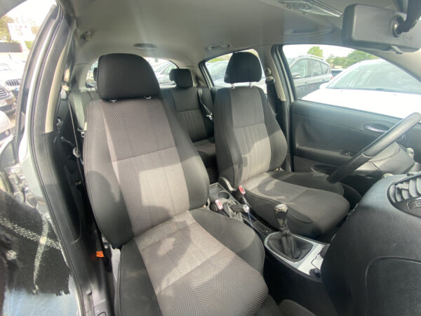 ALFA ROMEO 147 – Image 15